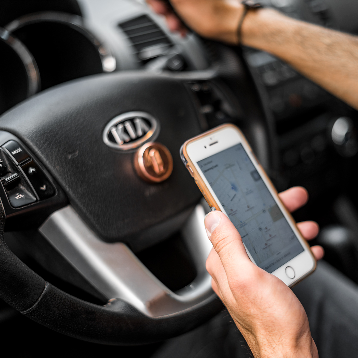 پایه نگهدارنده گوشی موبایل طرح اسپینر