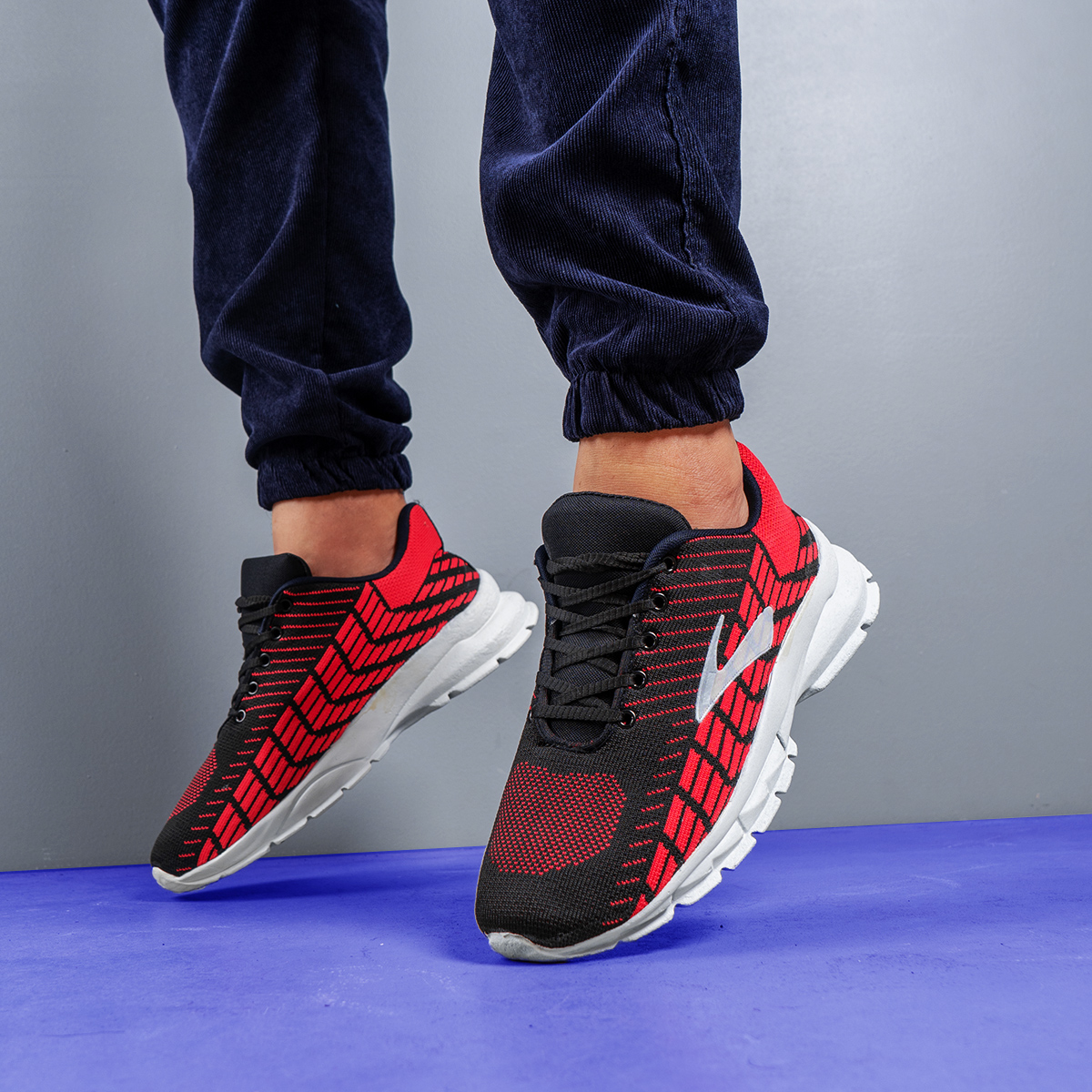 کفش ورزشی مردانه مشکی قرمز مدل Karlos