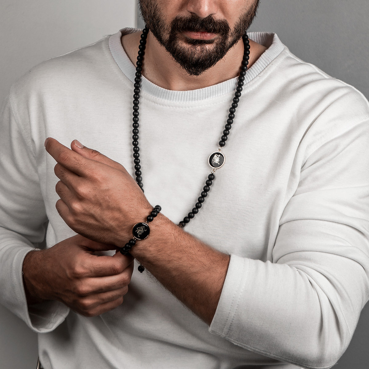 نیم ست مهره ای مشکی مدل Mordad