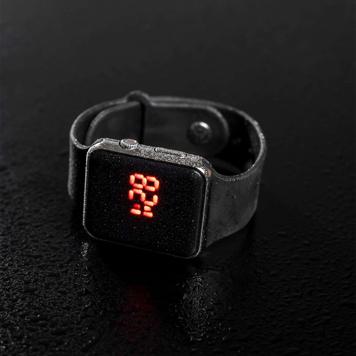 ساعت ال ای دی مشکی نقره ای f450