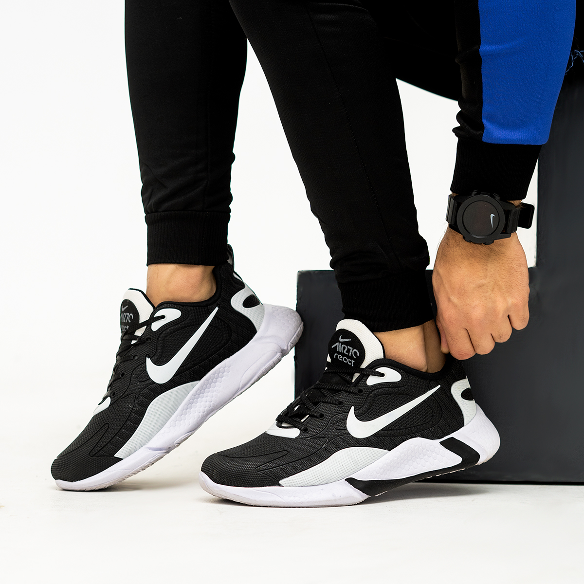 کفش ورزشی نایک مشکی سفید مردانه مدلB709