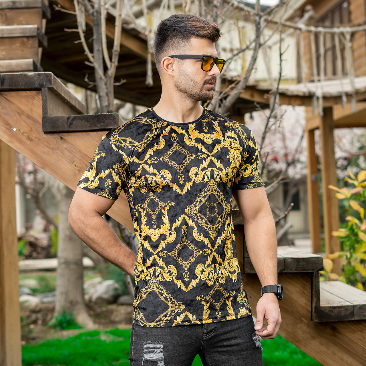 تیشرت مخمل مشکی طلایی مردانه مدل Jana