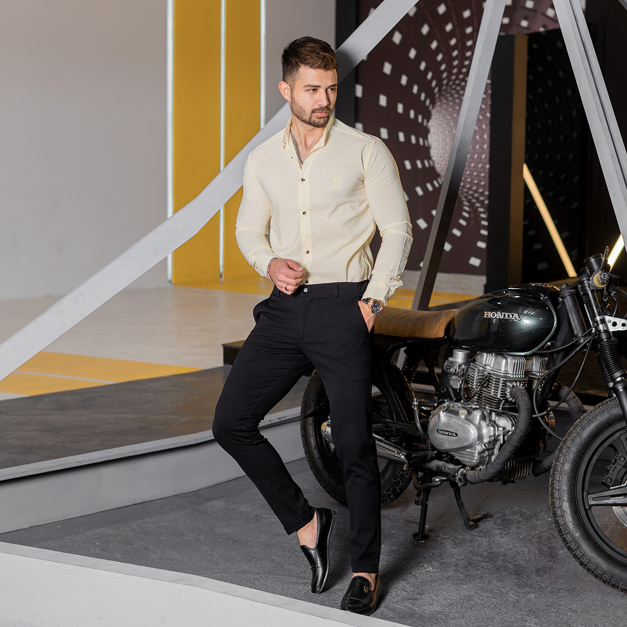 پیراهن مردانه زرد مدل VQ