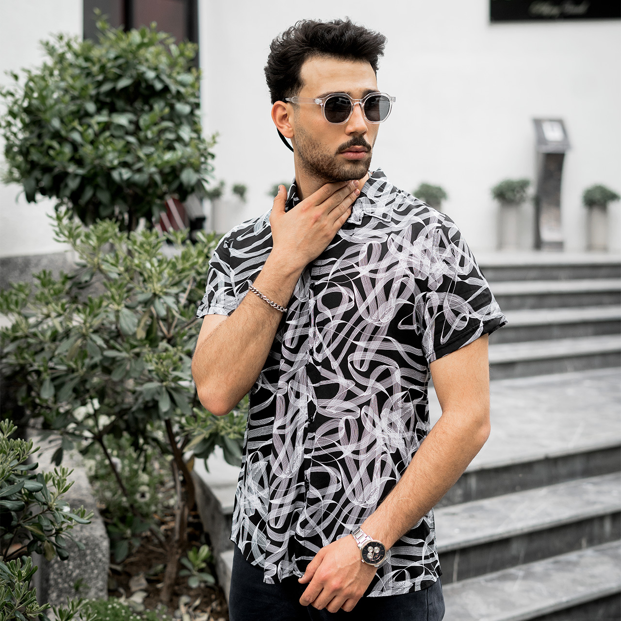 پیراهن مردانه مشکی خط پیچ مدل 58