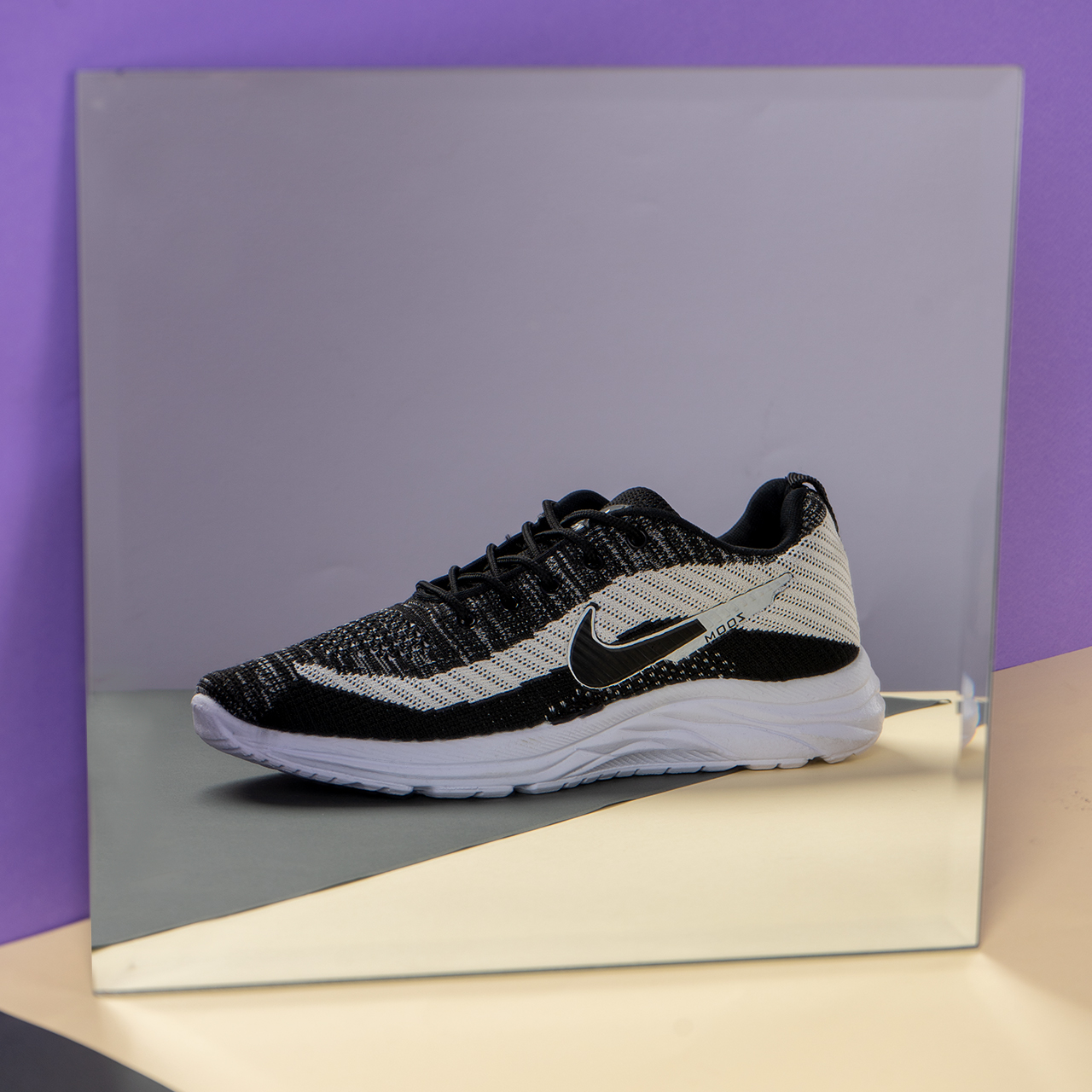 کفش ورزشی مشکی-سفید مردانه مدل Nike z