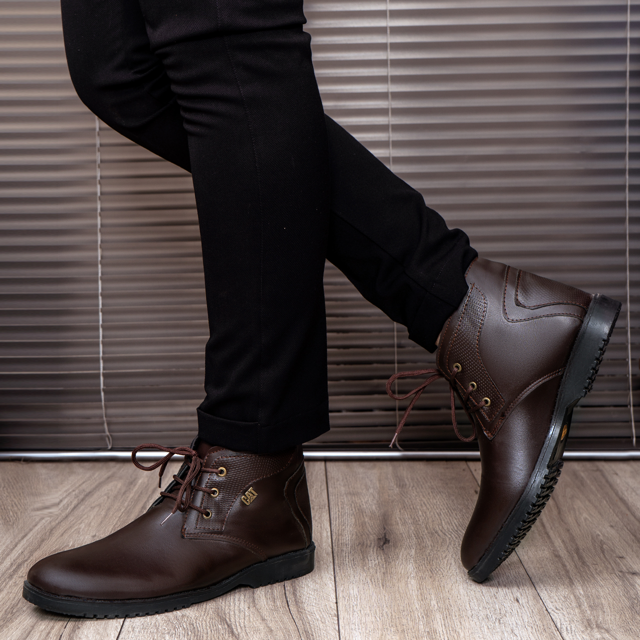 نیم بوت CAT مردانه قهوه ای مدلCatano