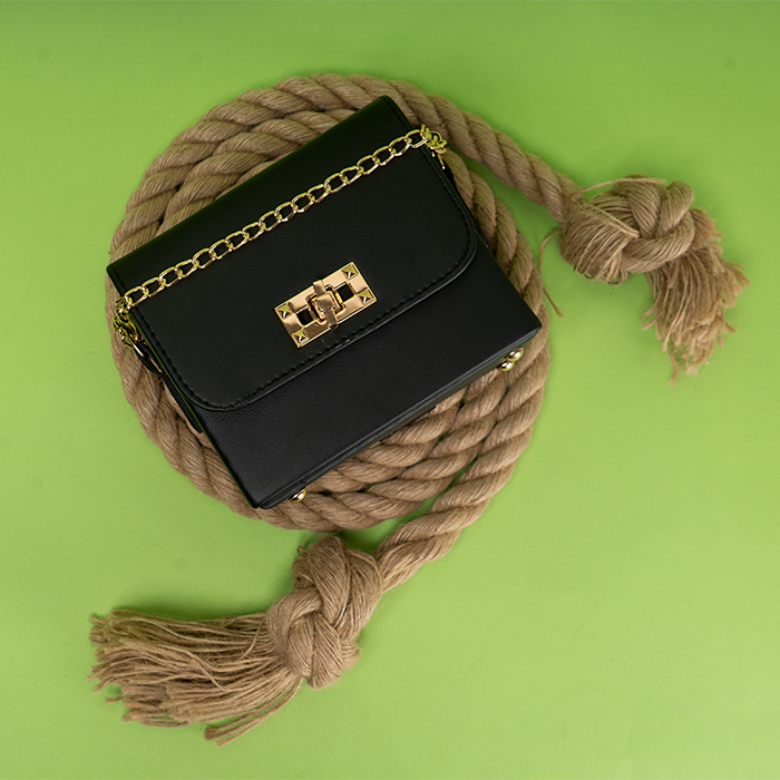 کیف پاسپورتی زنانه مشکی مدل mary