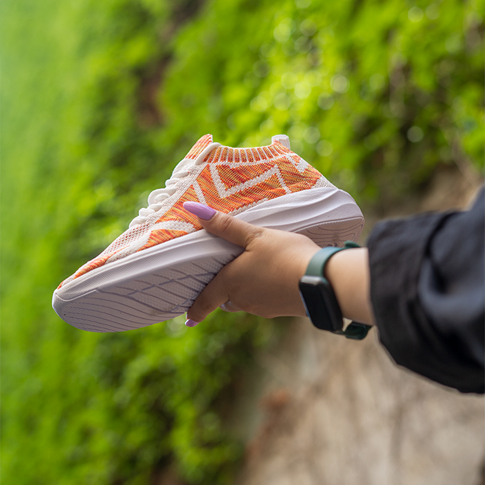 کفش ورزشی زنانه سفید نارنجی مدل Odyssey