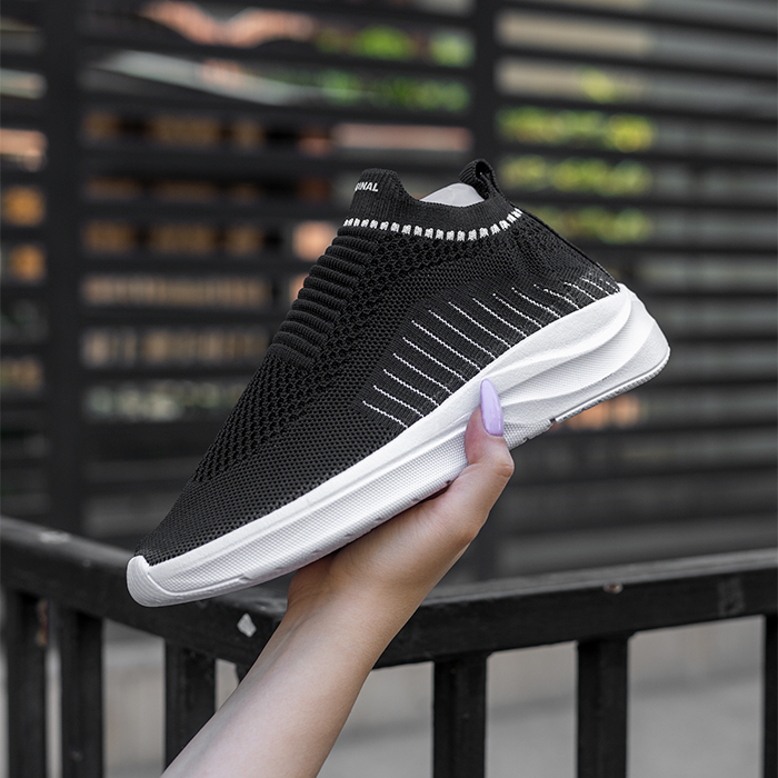 کفش ورزشی زنانه مشکی سفید مدل Line