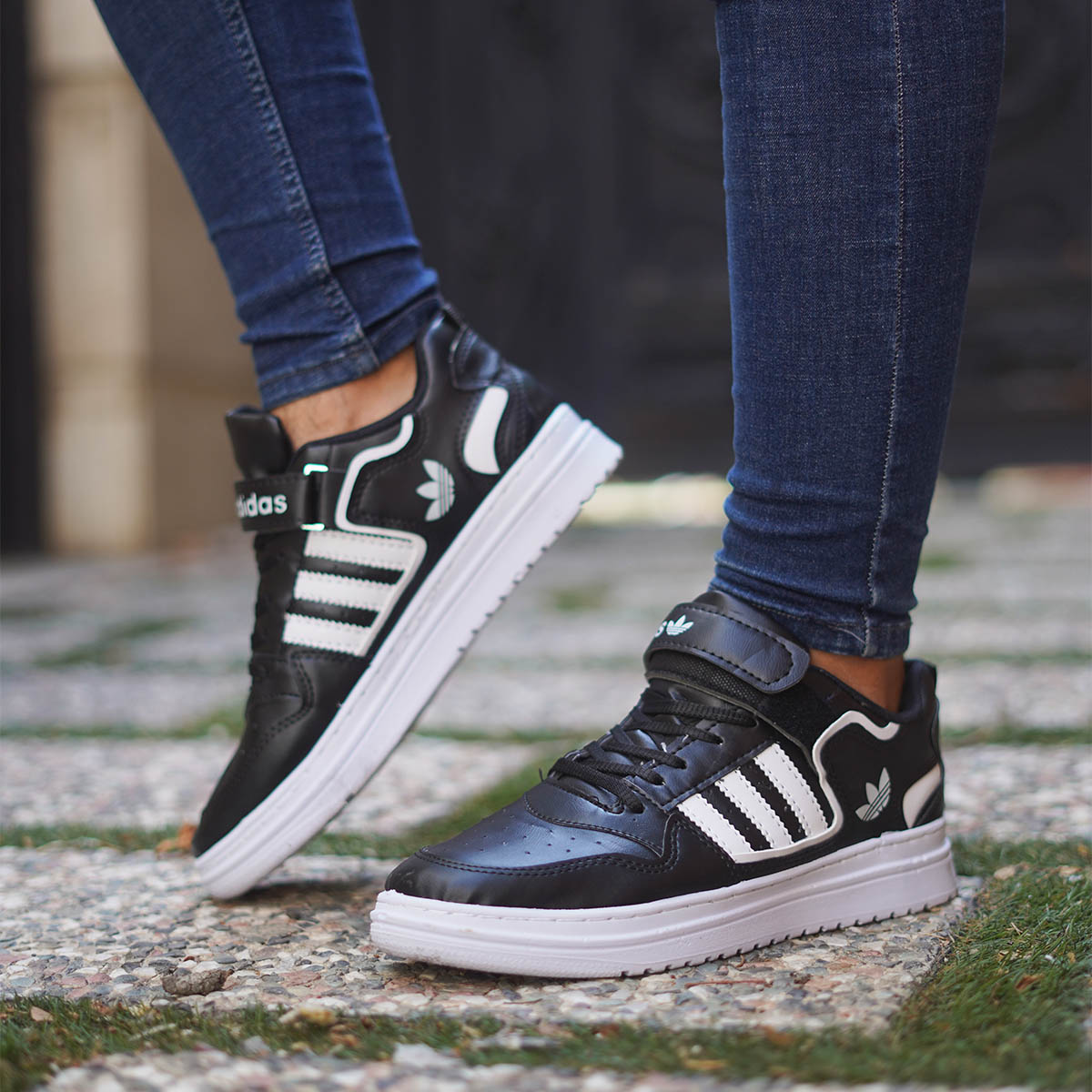 کفش آدیداس مردانه مشکی سفید مدل Kamyar