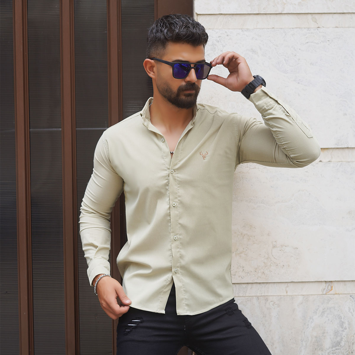 پیراهن مردانه سبز کم رنگ مدل VQ