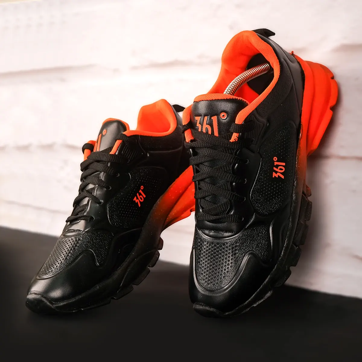 کفش ورزشی مردانه مشکی نارنجی مدل 361