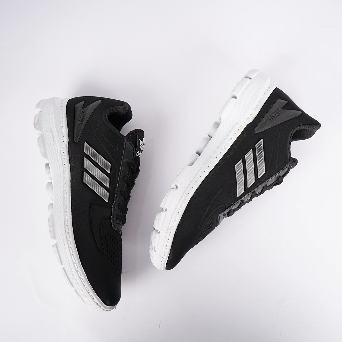 کفش ورزشی مردانه آدیداس مشکی طوسی مدل T300