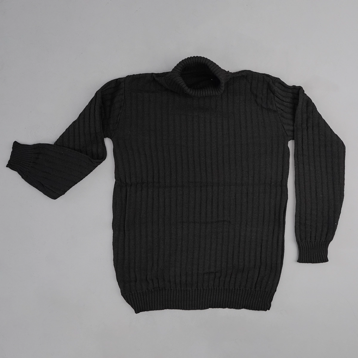 پلیور مردانه مشکی طرح خطی مدل Arban