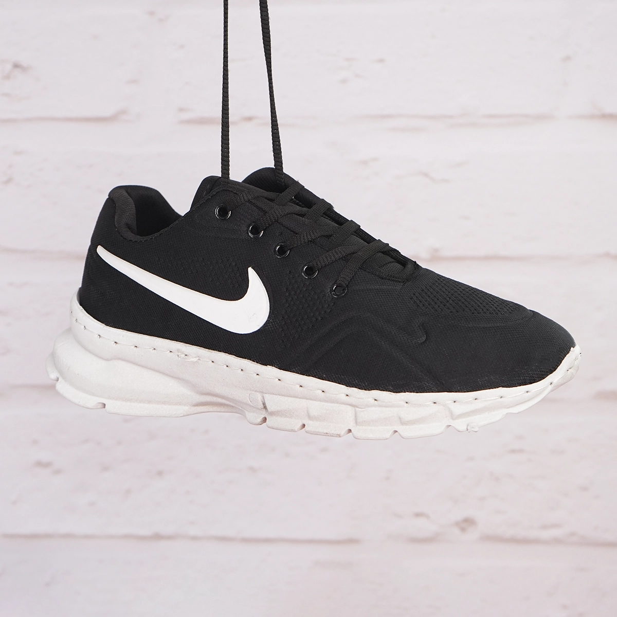 کفش ورزشی مردانه مشکی زیره سفید (T) مدل Pavlo