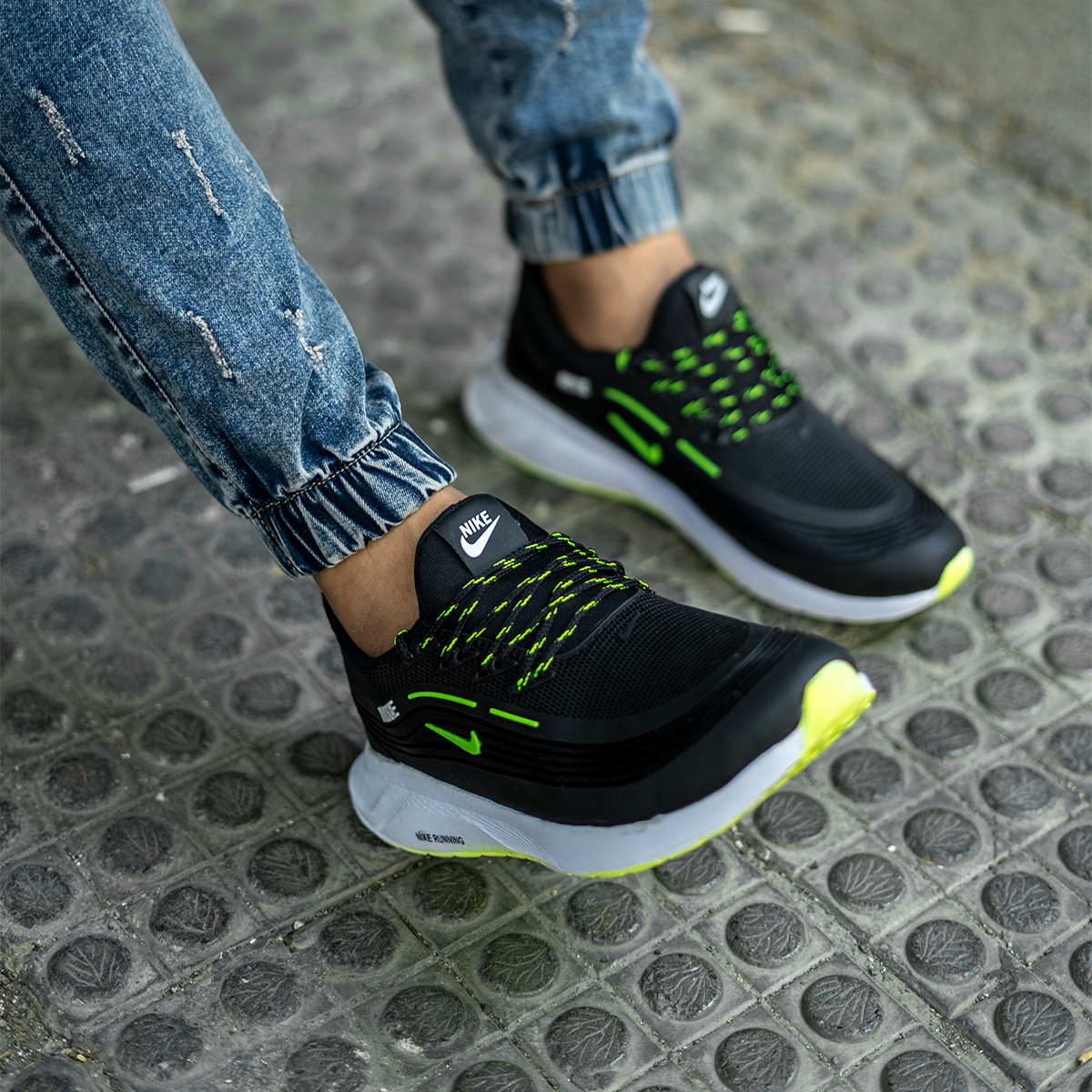 کفش ورزشی Nike مردانه مشکی سبزمدل Viliam