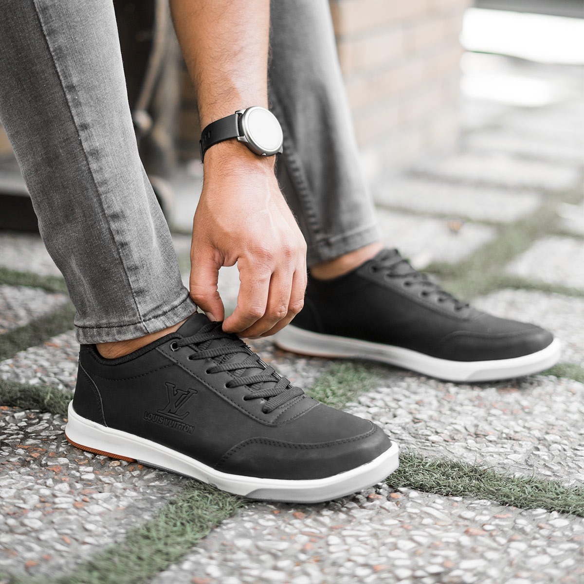 کفش مردانه LV مشکی مدل Norman