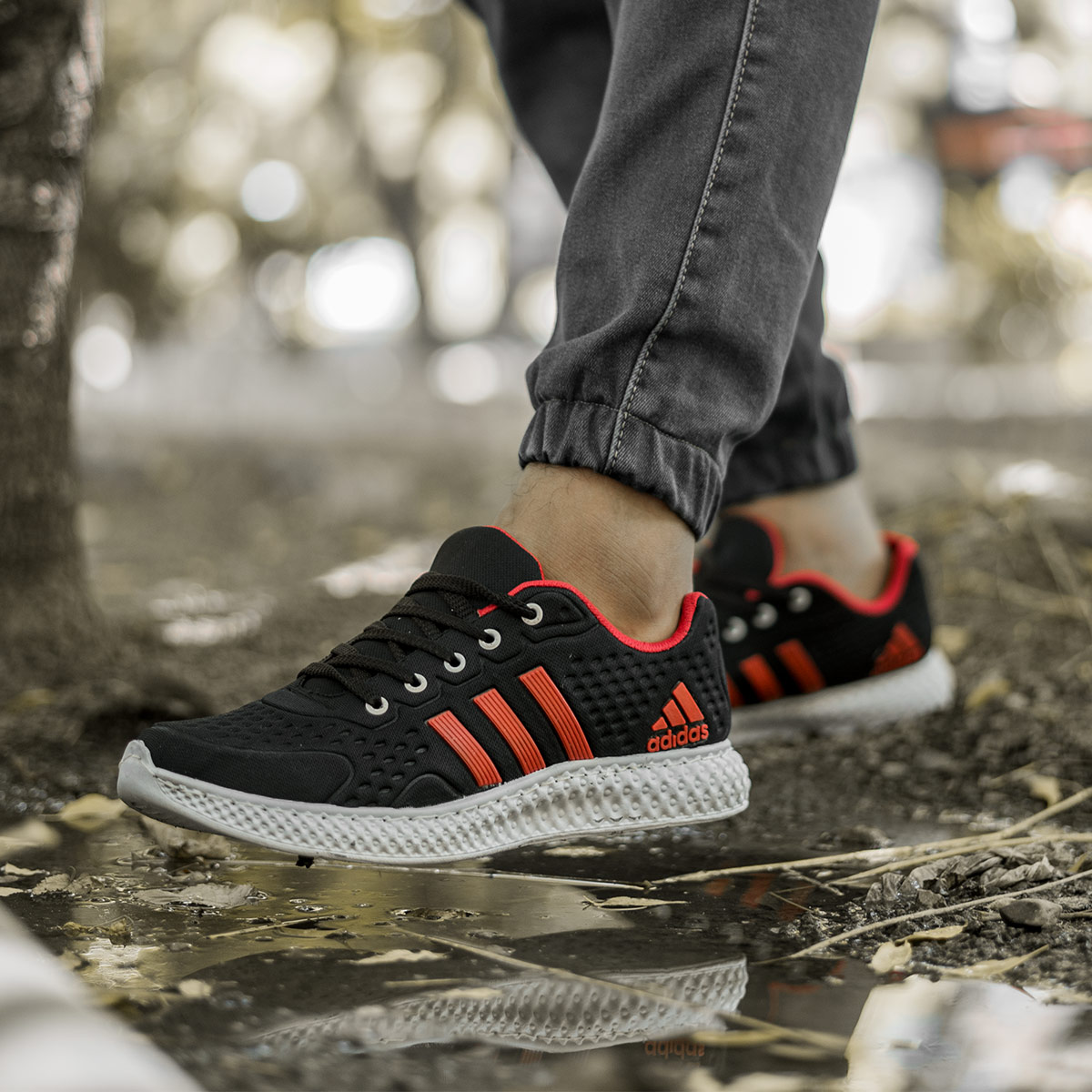 کفش ورزشی Adidas مردانه مشکی قرمز مدل Sisam(T)