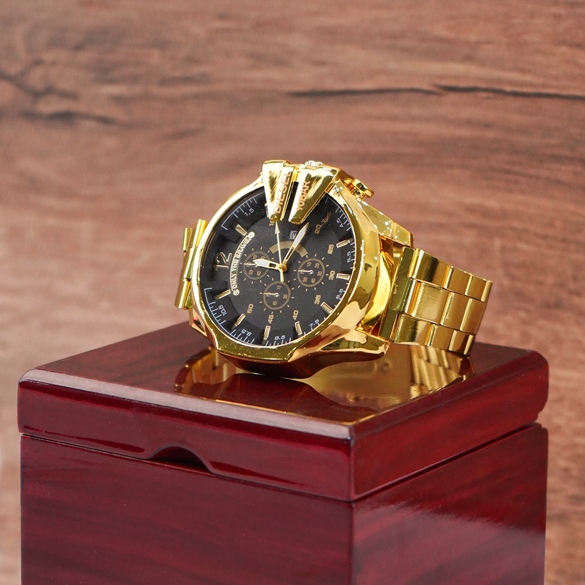 ساعت مچی DIESEL مردانه طلایی صفحه مشکی مدل U700